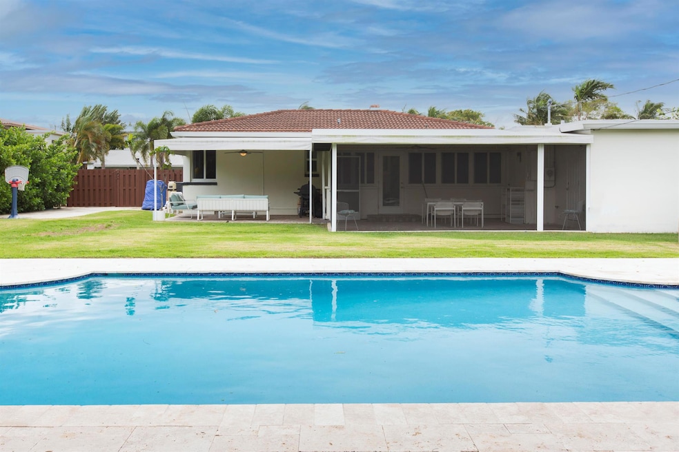 247 Bloomfield Dr, West Palm Beach, FL 33405 - photo 1