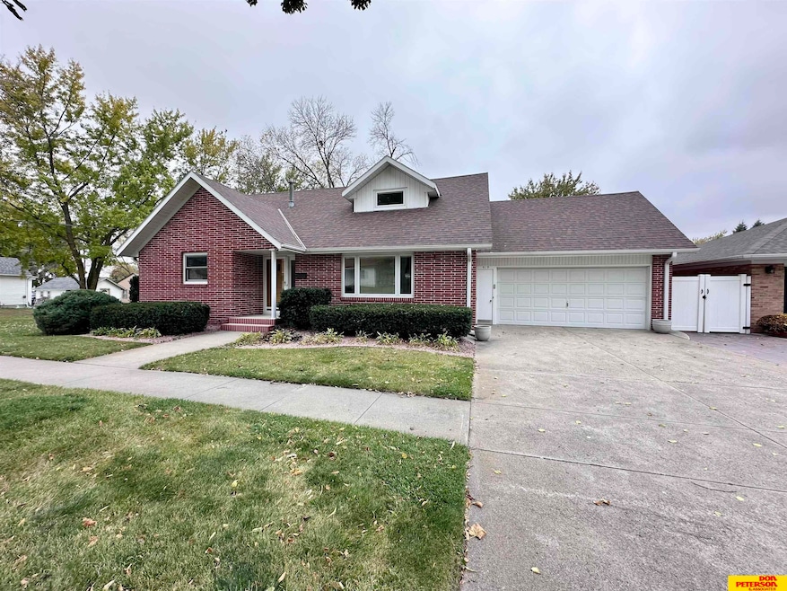 519 S Niphon St, West Point, NE 68788 - photo 1