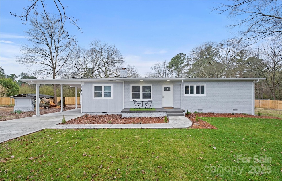 10891 Pettus Rd, Fort Mill, SC 29707 - photo 1