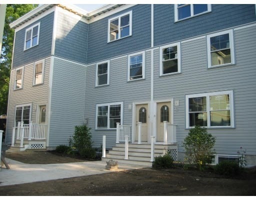 For Sale $558,000 • Co-Listing Agent