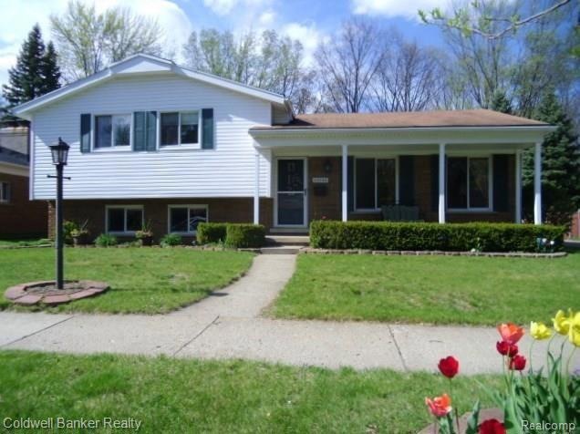 BEAUTIFULLY UPDATED HOME!