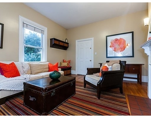 8 Phillips St unit 1, Watertown, MA 02472 - photo 1