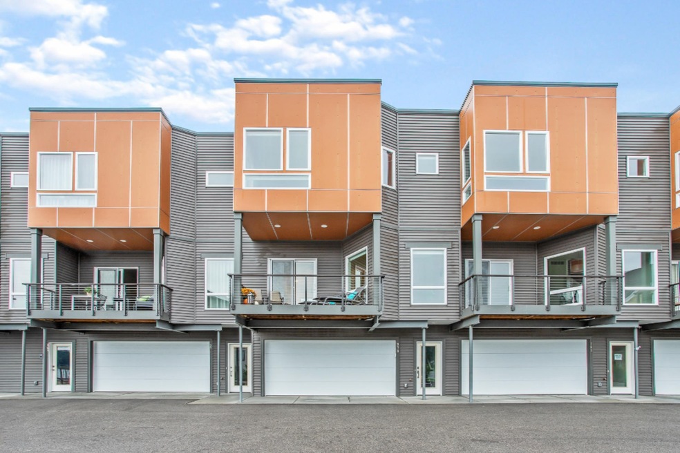 373 Macatawa Park Holland MI 49423-23