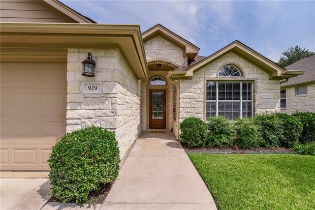 Fabulous Goliad floor plan nestled in Heritage Oak