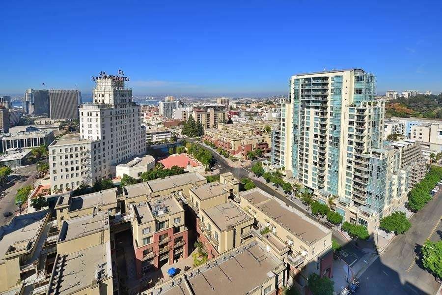 Downtown cityscape & bay views!