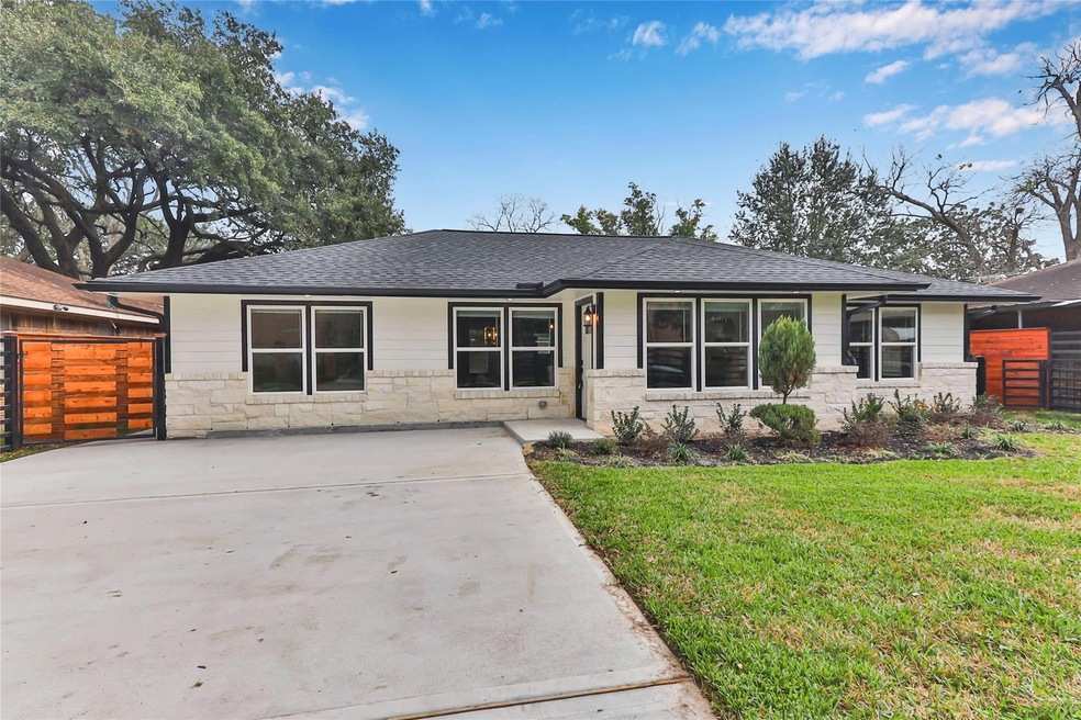 4506 Moore St, Houston, TX 77009 - photo 1