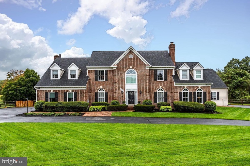 22905 Davis Mill Rd, Germantown, MD 20876 - photo 1