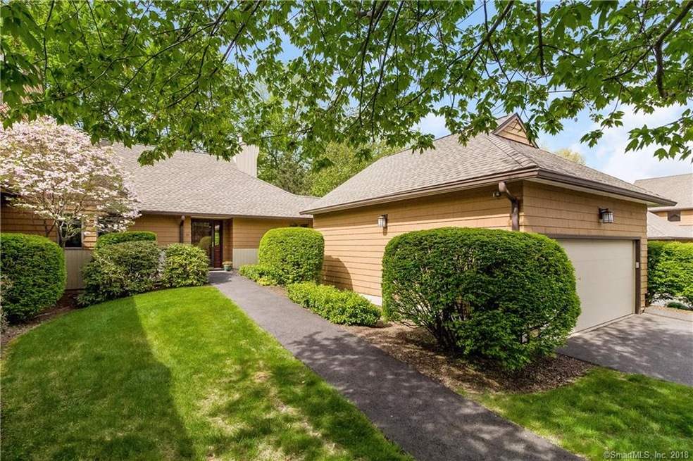 19 Chambord Park, Bloomfield, CT 06002 - photo 1