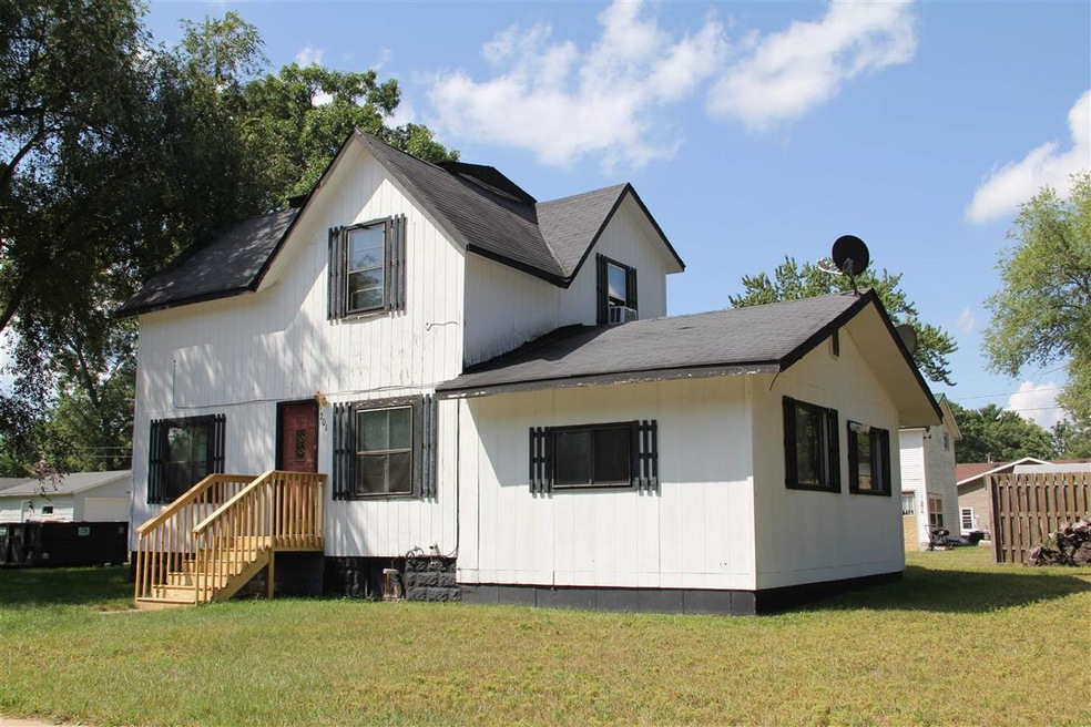 201 N Pine St, Adams, WI 53910 - photo 1