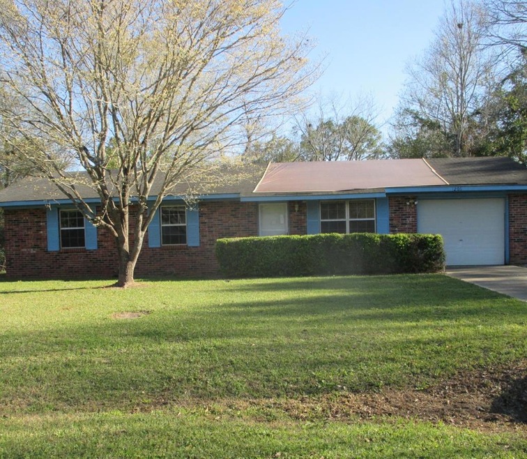 1206 Stephen Ln, Albany, GA 31705 - photo 1