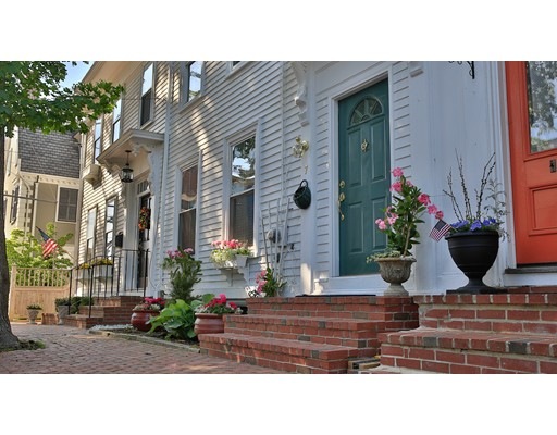 7 Beck St, Newburyport, MA 01950 - photo 1