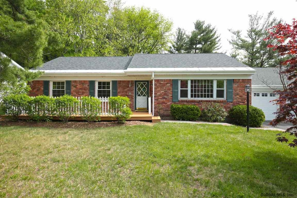 1040 Tomahawk Trail, Schenectady, NY 12302 - photo 1