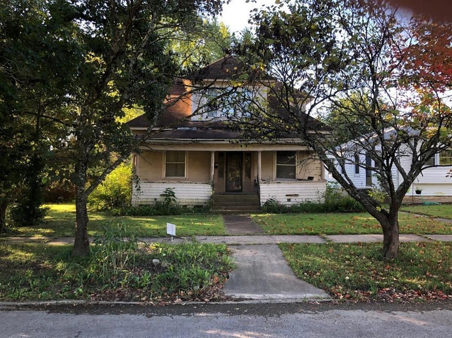 1318 Appleton Ave, Parsons, KS 67357 - photo 1