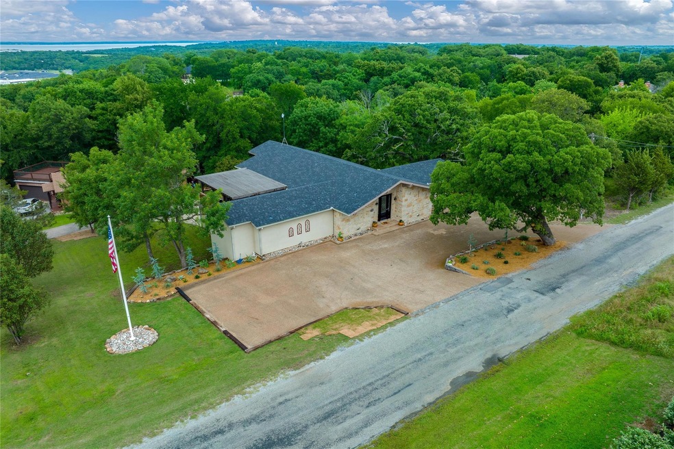 801 Lakecrest Dr, Pottsboro, TX 75076 - photo 1