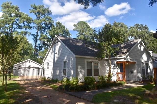 1586 Sue Barnett Dr, Houston, TX 77018 - photo 1