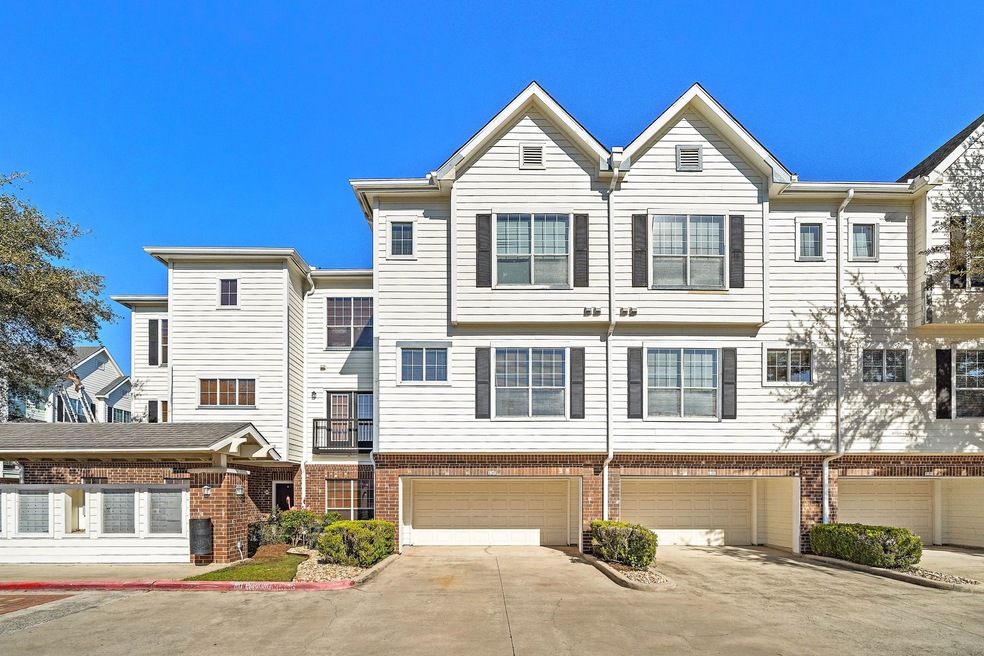 This photo shows a modern townhouse/condominium co