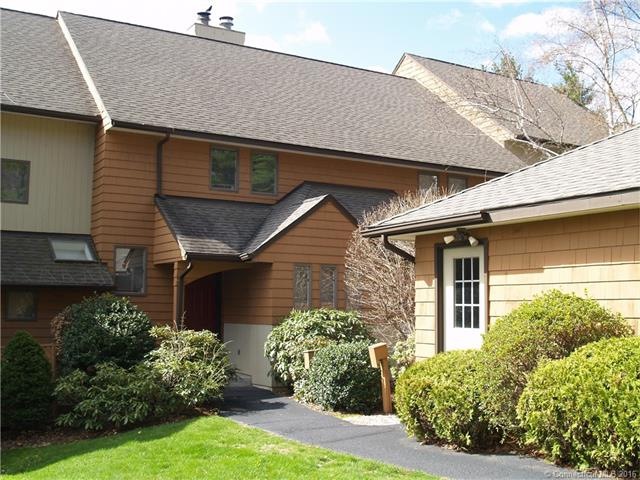 8 Biltmore Park, Bloomfield, CT 06002 - photo 1