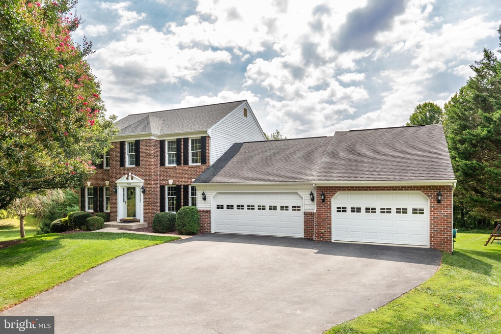 5388 Thames Ct, Sykesville, MD 21784 - photo 1