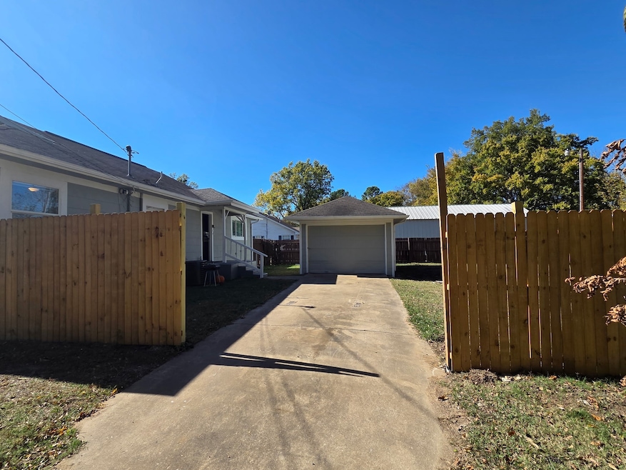 1145 Jefferson Rd, Paris, TX 75460 - photo 1