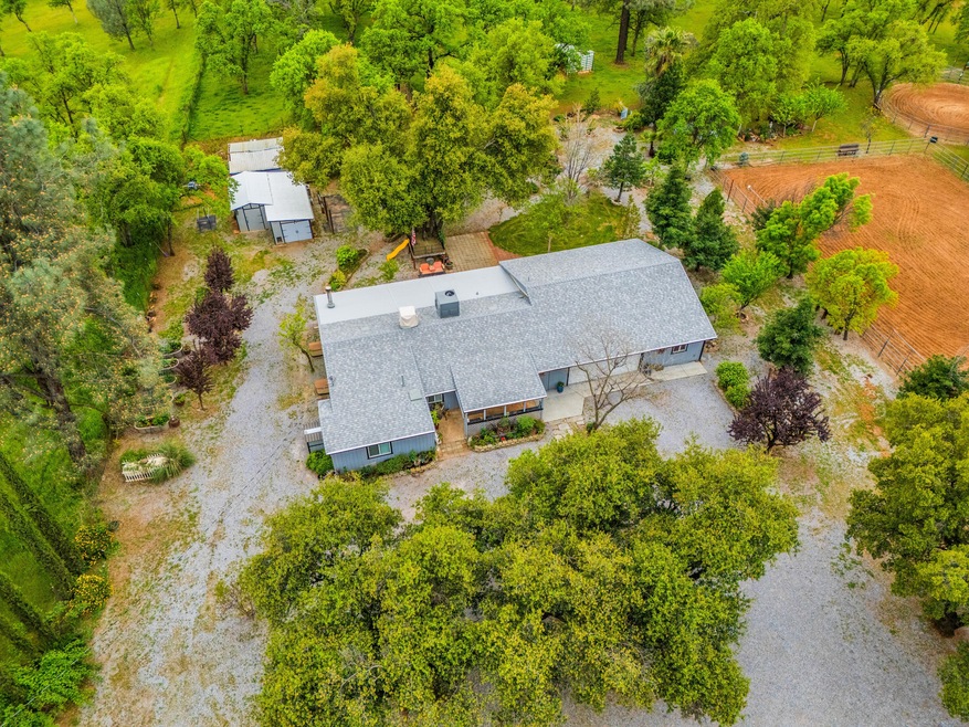 21087 Hackett Ln, Redding, CA 96003 - photo 1