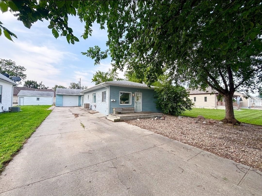 3511 15th St, Columbus, NE 68601 - photo 1