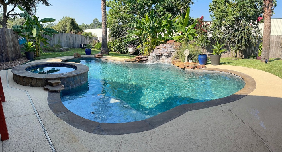 23961 Dorrington Estates Ln, Conroe, TX 77385 - photo 1