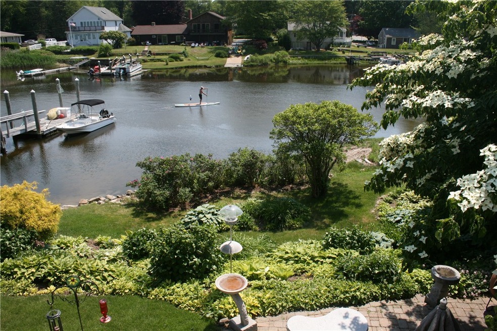 185 Riverside Dr, Wakefield, RI 02879 - photo 1