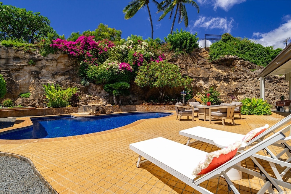 Sold $3,100,000 • Co-Listing Agent