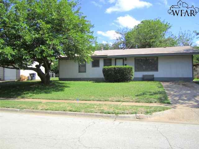 1219 Harvey Dr, Wichita Falls, TX 76302 - photo 1