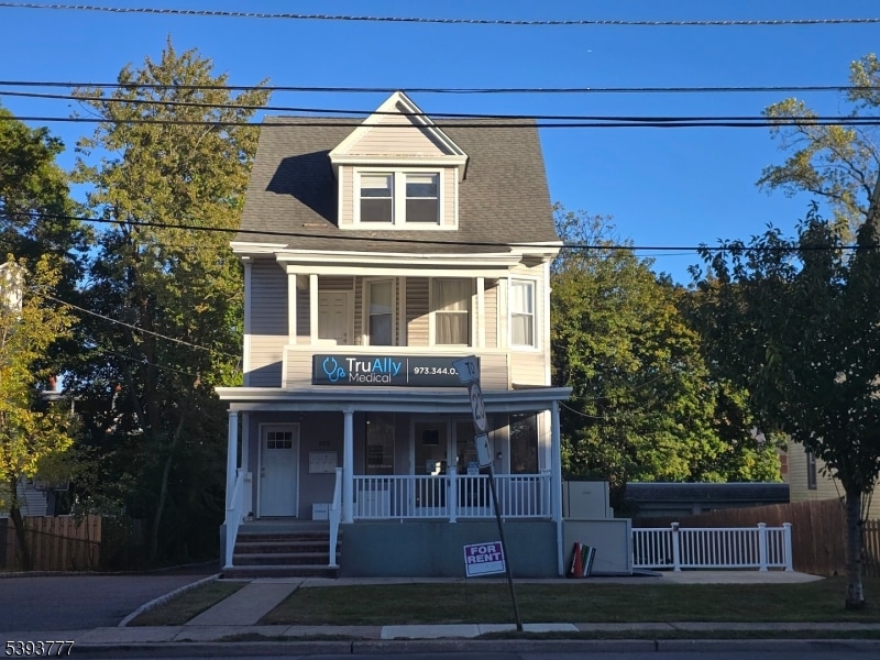 For Rent $1,800/month