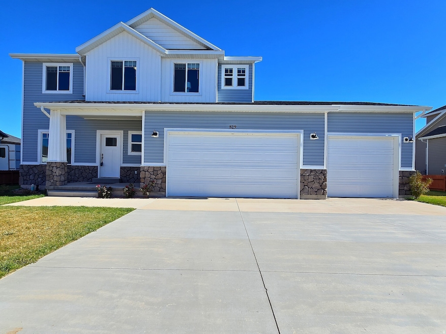 819 S 300 W, Vernal, UT 84078 - photo 1