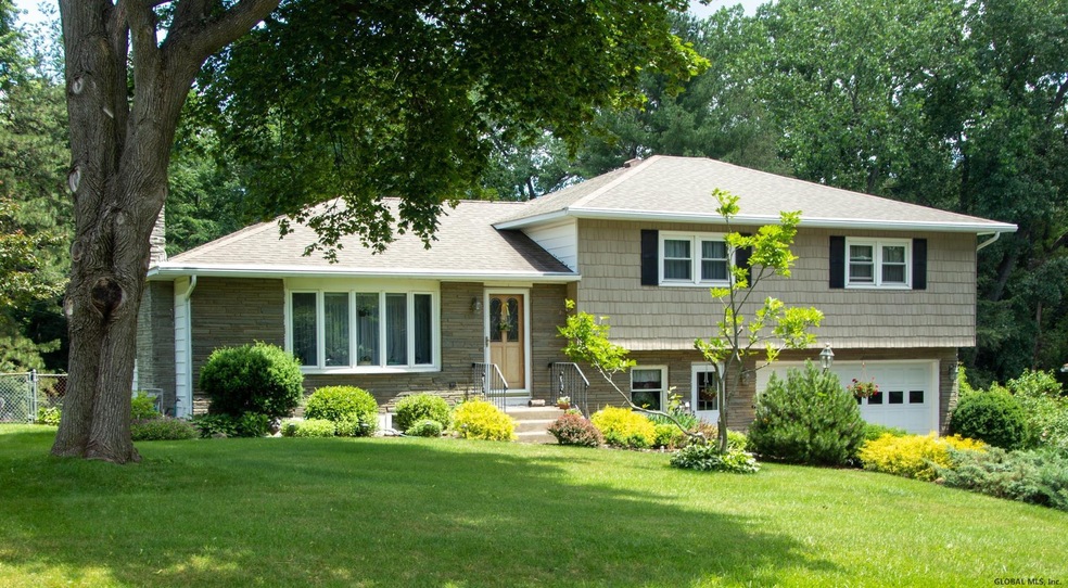 63 Northgate Dr, Albany, NY 12203 - photo 1