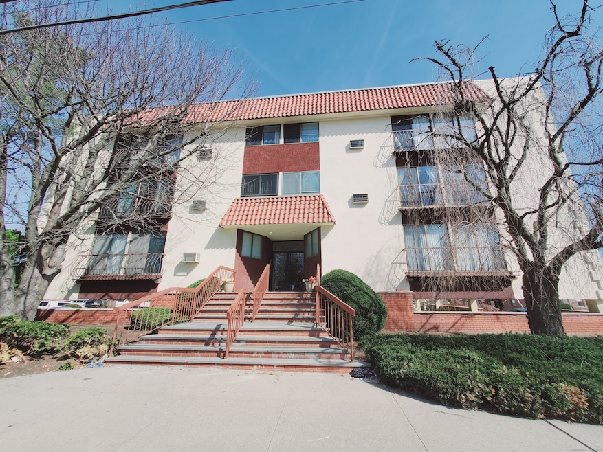 300 Seaside Ave unit 1E, Stamford, CT 06902 - photo 1