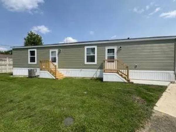 328 W 53rd St unit 11, Anderson, IN 46013 - photo 1