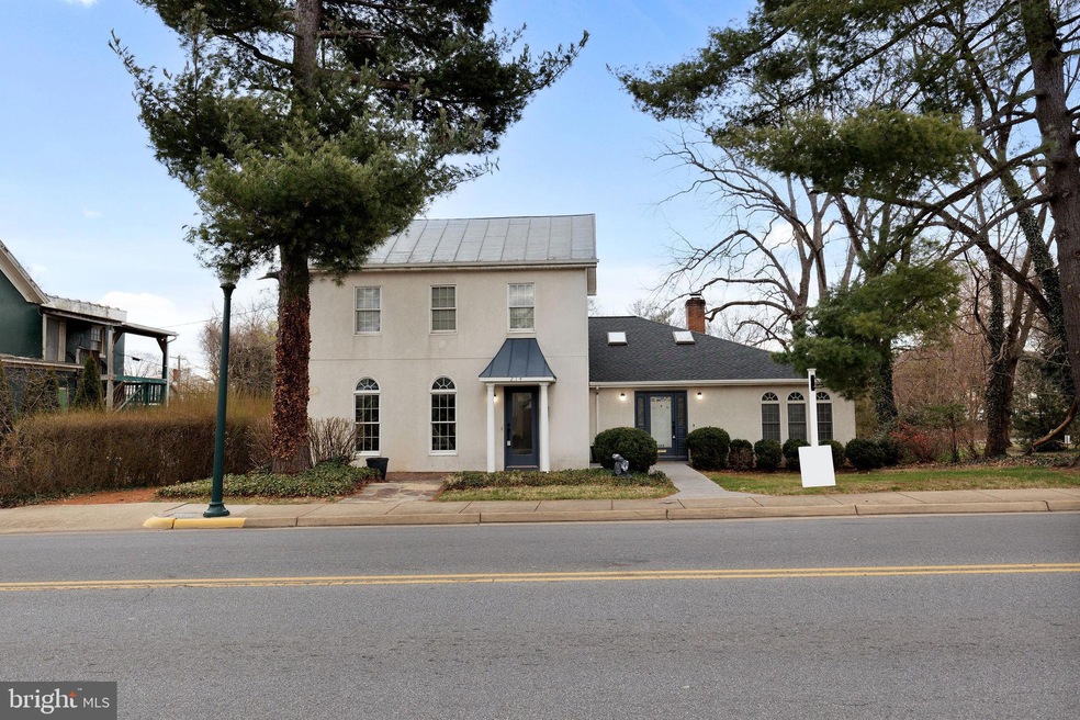 214 S Royal Ave, Front Royal, VA 22630 For Sale