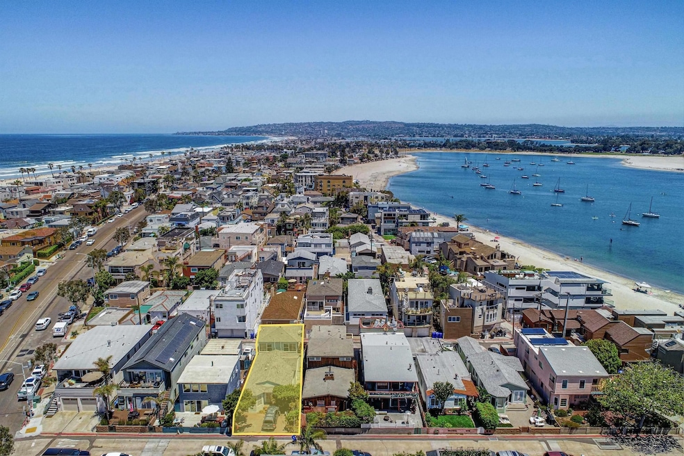 814 San Luis Rey Place unit 16, San Diego, CA 92109 - photo 1