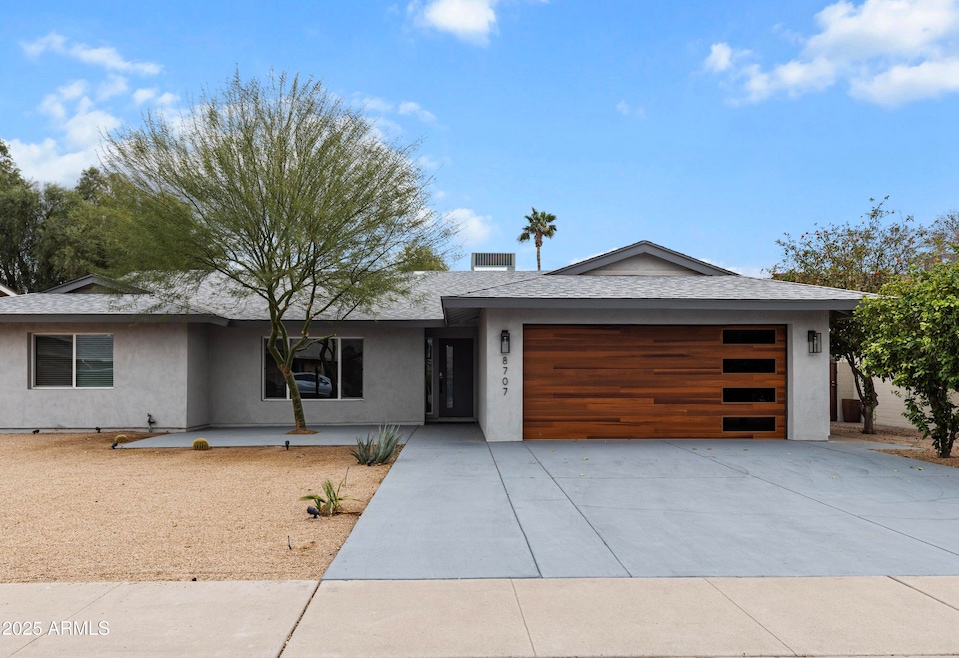 8707 E Clarendon Ave, Scottsdale, AZ 85251 - photo 1