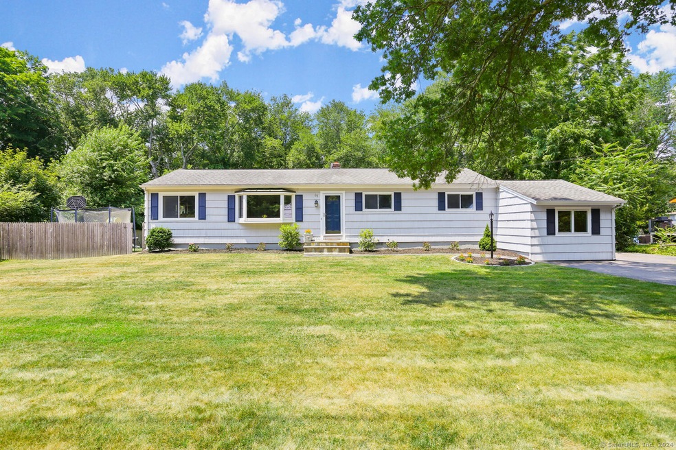 81 Chestnut Hill Rd, Norwalk, CT 06851 - photo 1