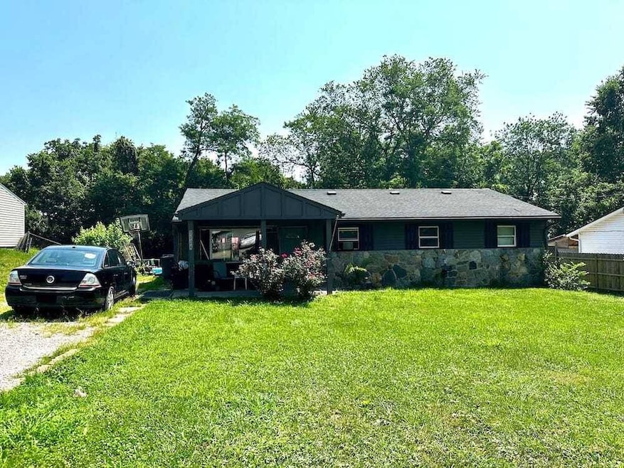 3904 Michael Dr, Cincinnati, OH 45255 - photo 1