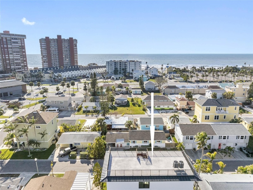 roof top terrace with panoramic views of the Gulf and Intracoastal