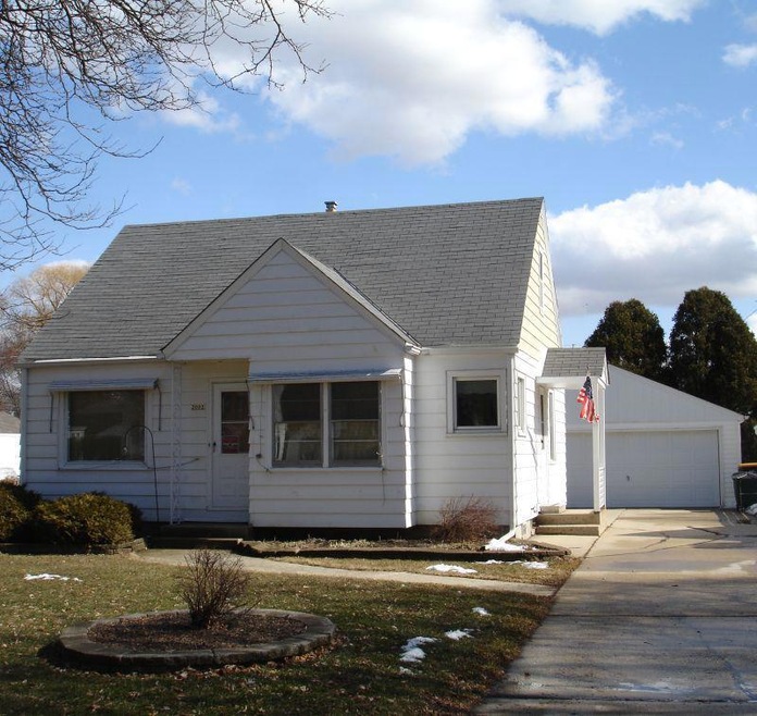 2002 N 118th St, Milwaukee, WI 53226 - photo 1