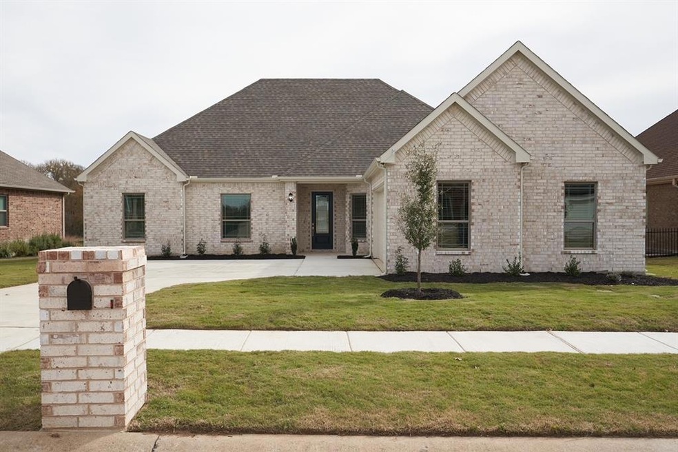 1301 Carnoustie Dr, Ennis, TX 75119 - photo 1