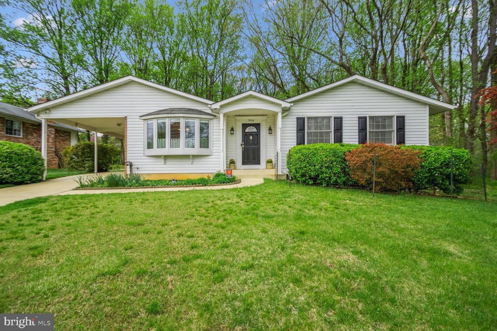904 Cannon Rd, Silver Spring, MD 20904 - photo 1