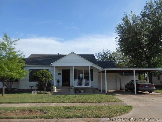 1031 E 5th St, Cushing, OK 74023 - photo 1