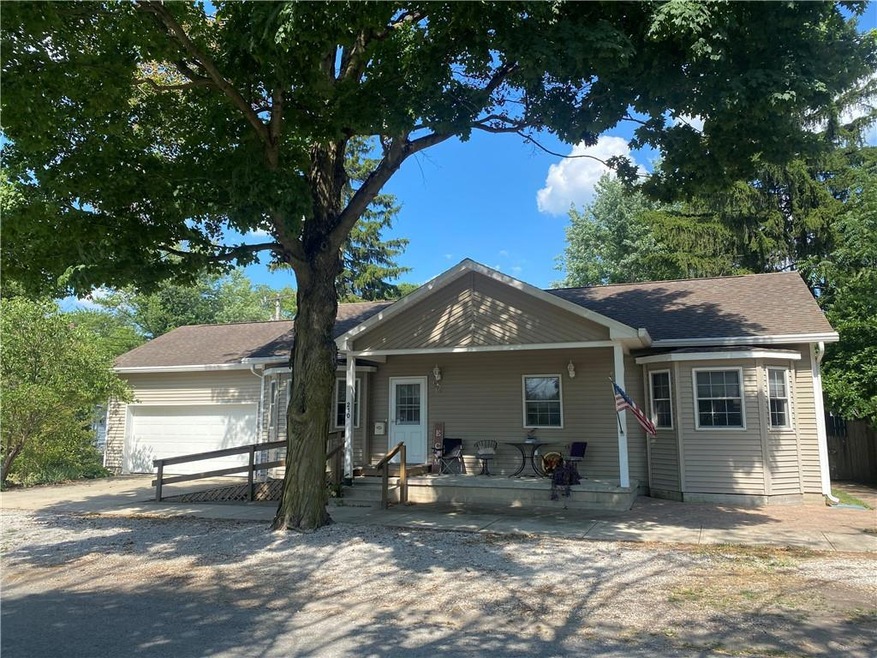 210 N Vine St, Thorntown, IN 46071 - photo 1