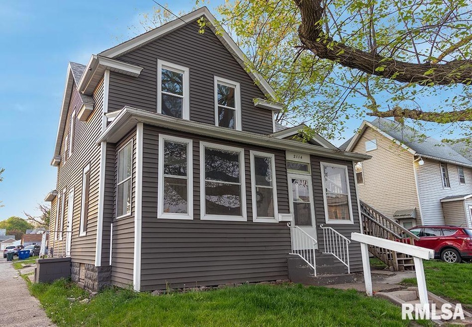 2114 Dixwell St, Davenport, IA 52802 - photo 1