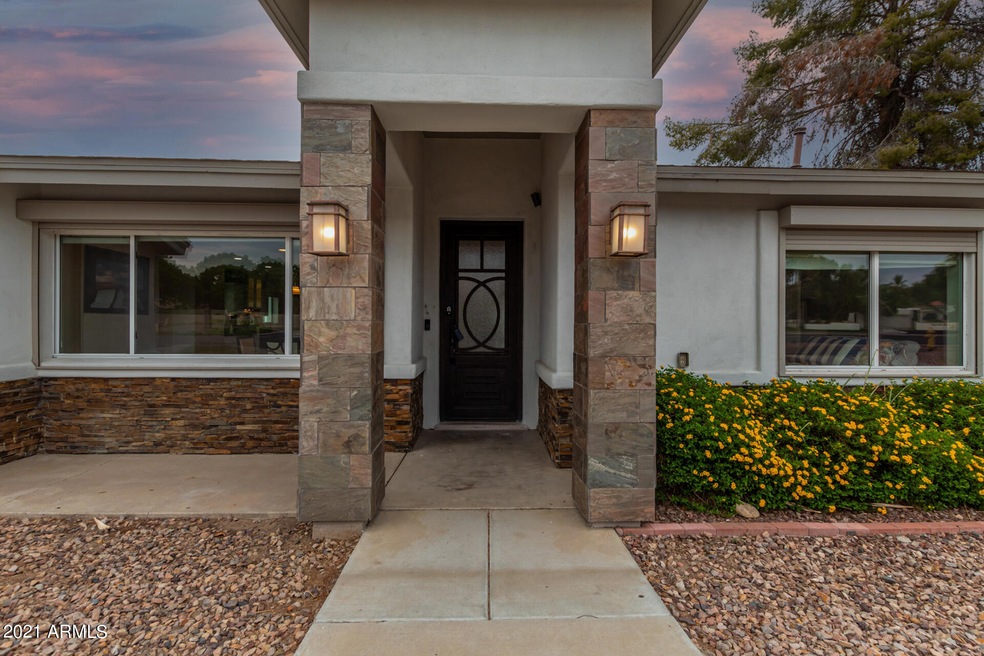 06-Camelback