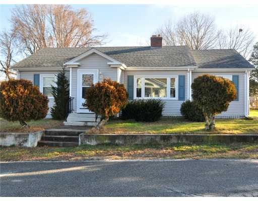 17 Blossom St, West Warwick, RI 02893 - photo 1