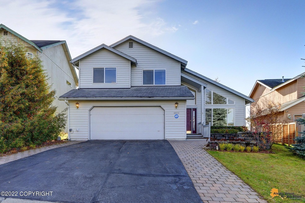 6800 Queens View