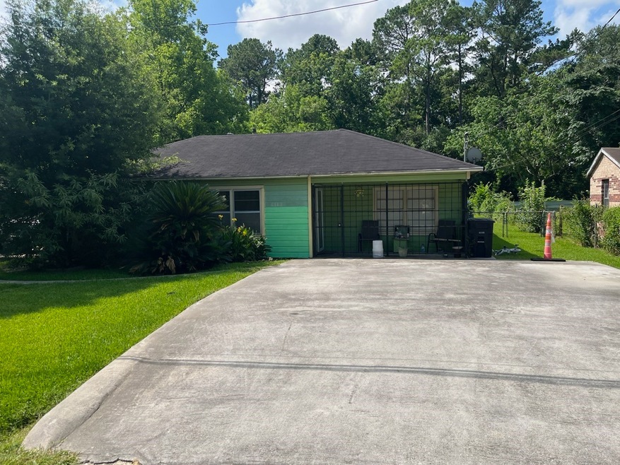 6812 Kittridge St, Houston, TX 77028 - photo 1